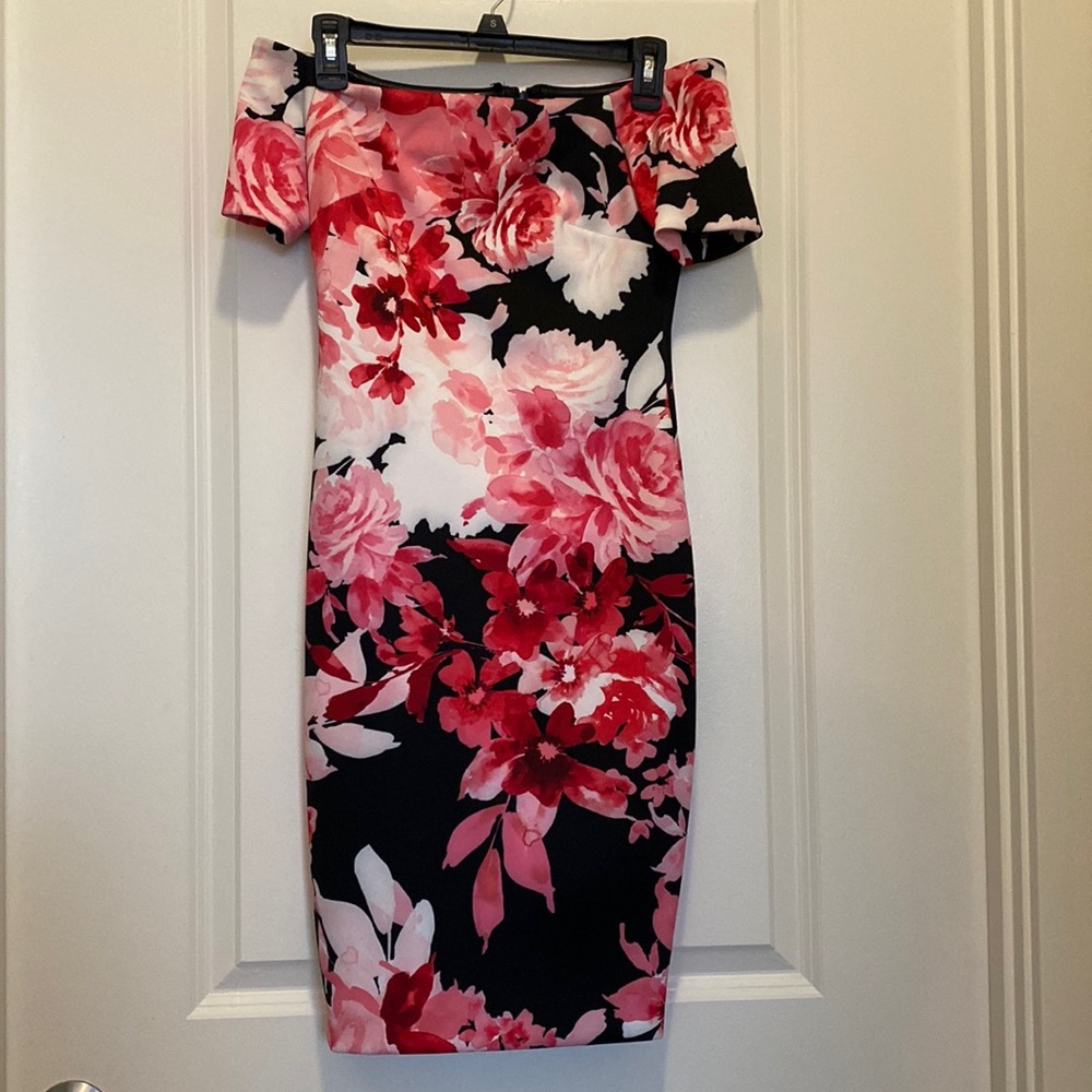 NWOT! Calvin Klein 2P off the shoulder floral cocktail dress